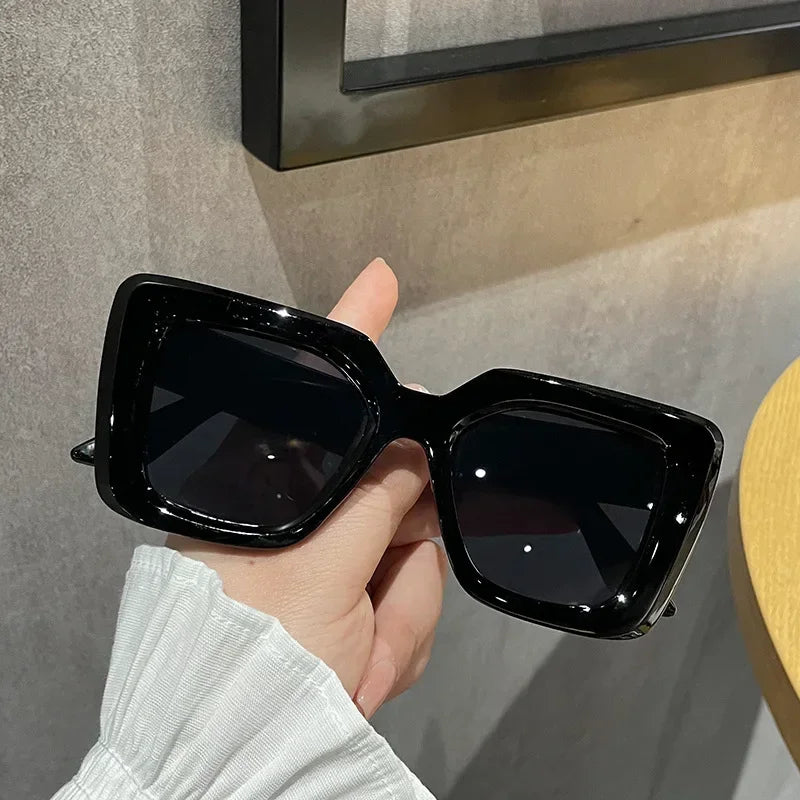 Sunglasses Fashion Vintage Large Frame Trendy Black Sunglasses for Men Women's Shades Sunglasses Travel UV400 Eye Protection